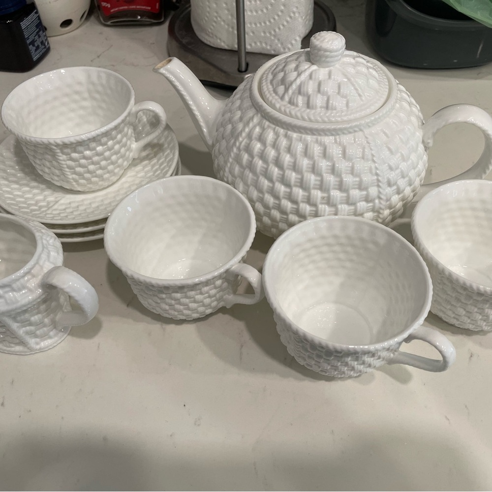 Tiffany Weave Tea Set